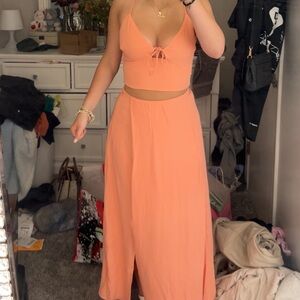 Abercrombie & fitch set, its more of a coral then whats on screen.